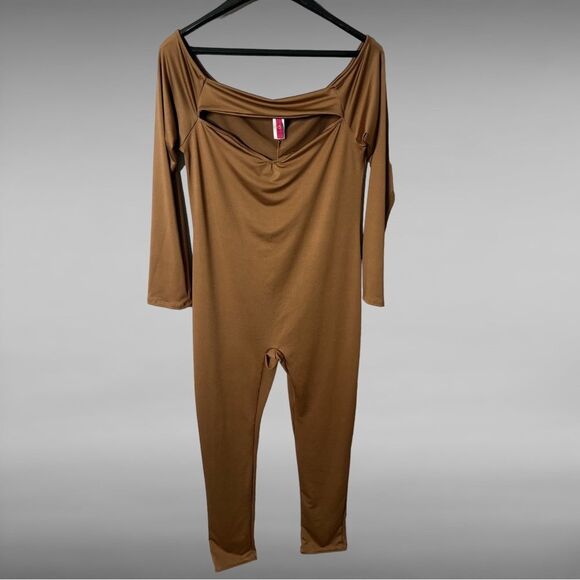 Sexy Plus Size “On Fire” Basic Off Shoulder Jumpsuit Size 2XL - Picture 2 of 5